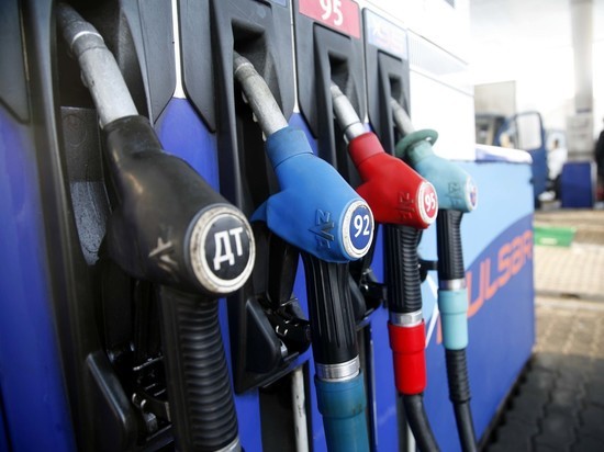 Власти разрешили повышать цены на бензин