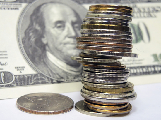 Эксперты посоветовали запасаться долларами: скоро рубль будет не удержать